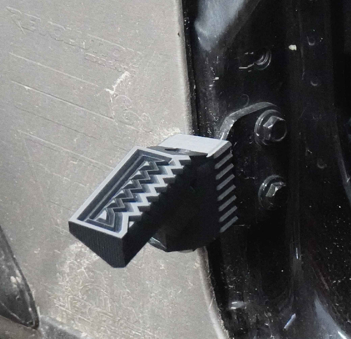 Steinjäger Exterior Accessories Wrangler JL 2018 to Present Foot Pegs Black Plastic Bulk Pack - 18 Kits