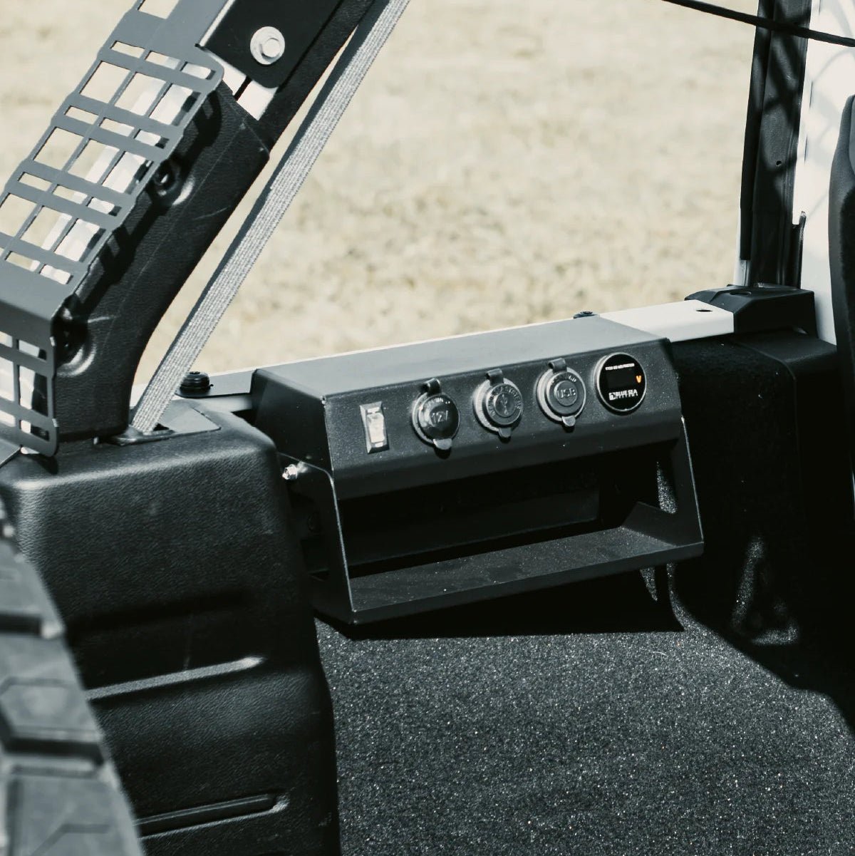 2018-2023 4-Door Jeep Wrangler Outlet Box