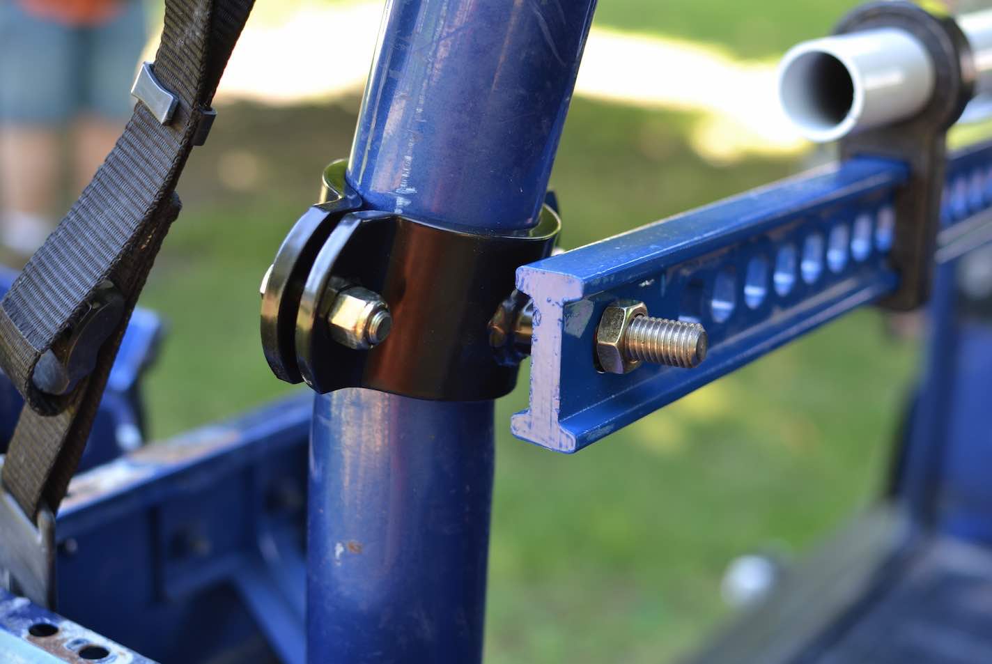 Steinjäger Recovery and Towing Wrangler YJ 1987-1995 High Lift Jack Mount Roll Bar Locas Green