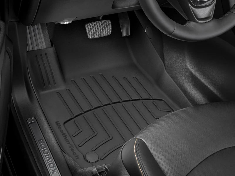 WeatherTech 18-24 Chevrolet Equinox Front FloorLiner HP - Black