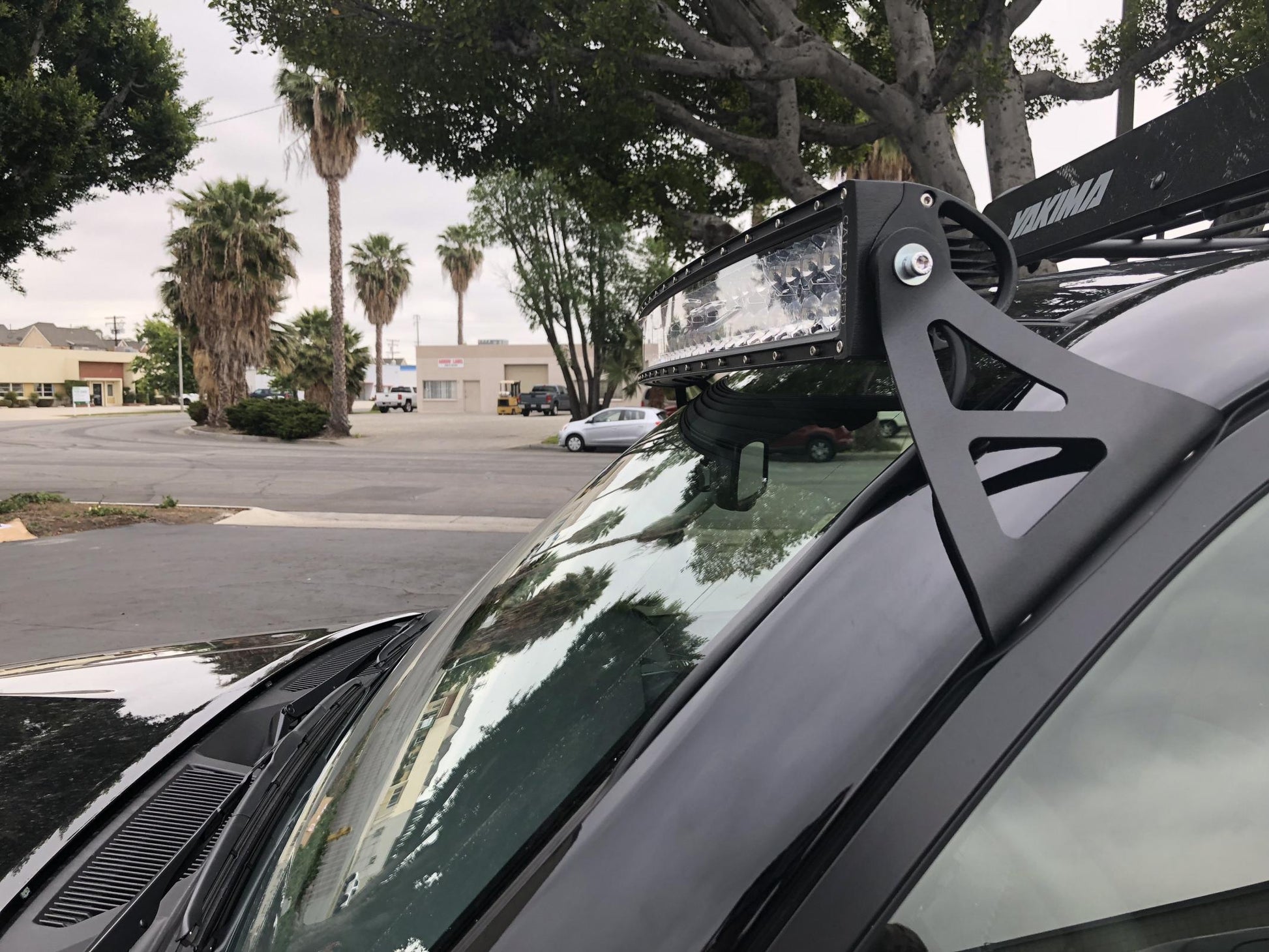 03-21 4Runner 52 Inch Curved LED Light Bar Roof Brackets Kit 5D Optic OSRAM 52 inch Dual Row Curved Bar Spot Beam LED Light Bar Blue Backlight Small Cali Raised LED
