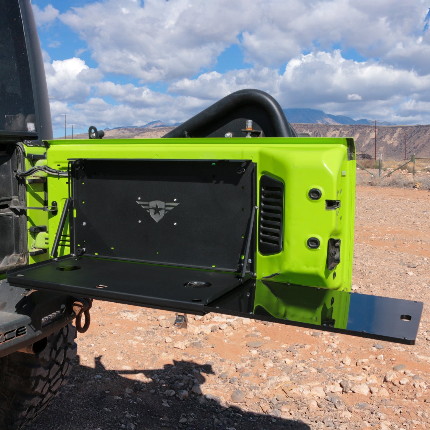 Chow Hall Table - Jeep JL/JL