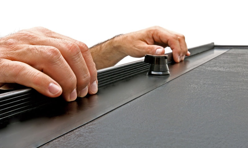 Roll-N-Lock 14-18 Chevy Silverado/Sierra 1500 XSB 68in M-Series Retractable Tonneau Cover